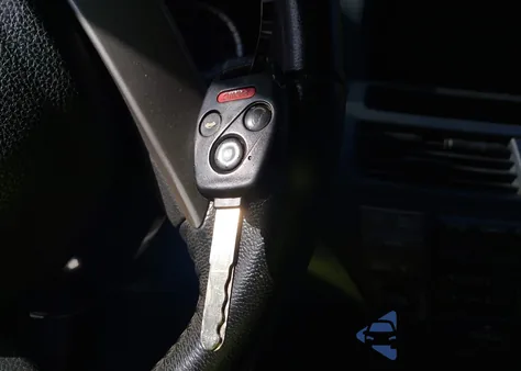 2010 Honda Accord 3.5 Ex-L from USA, damaged, VIN 1HGCP3F80AA014324